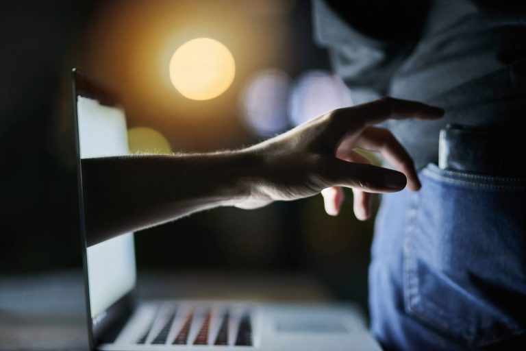 Leia mais sobre o artigo Crimes virtuais: conheça os mais comuns e saiba como evitá-los